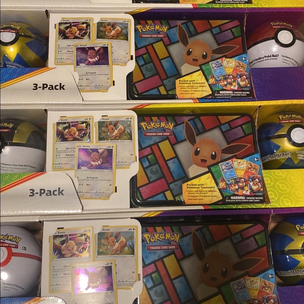 Pokémon packs with Pokémon packs and pokeballs
